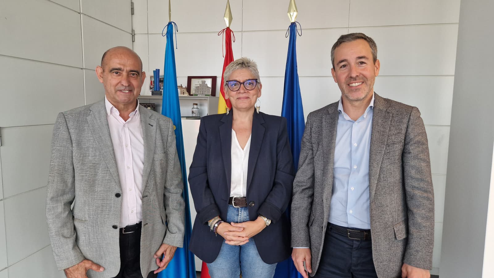 La POP se reúne con la Consejera de Salud de Asturias para avanzar en transparencia y colaboración con los pacientes