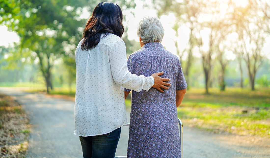 La POP pone en valor la gran labor de los cuidadores por su “papel esencial y muchas veces silencioso e invisible”